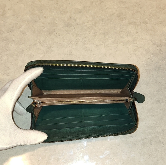 EUC Bottega Veneta Green Intrecciato Leather Zip Around Wallet - Picture 8 of 13